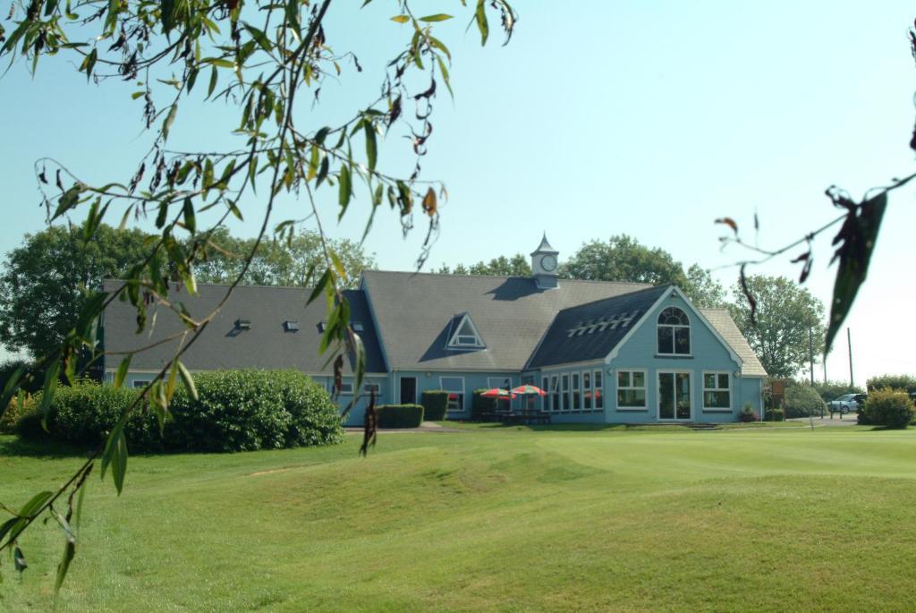 Richmond Park Golf Club Apartment Watton Exterior photo
